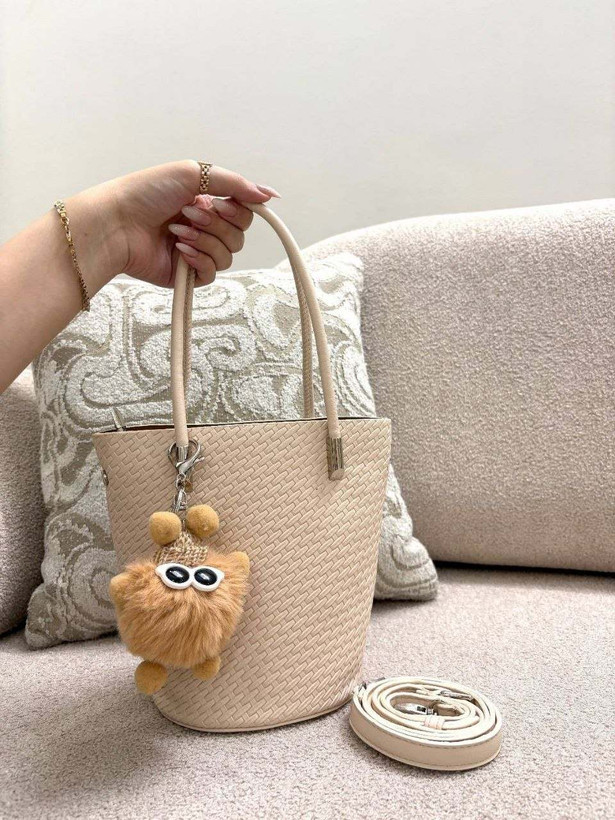 کیف دستی و دوشی دخترانه به همراه چارم بگ فانتزی