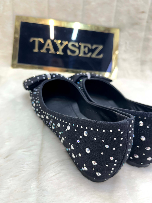کفش مجلسی زنانه پاشنه تخت فول نگین روفرشی و بیرونی سایزبندی 37 تا 40