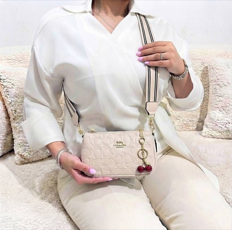 کیف دوشی زنانه مارک coach به همراه بند پهن و گیلاس