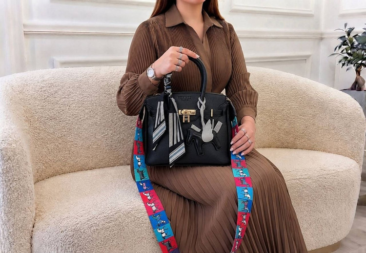 کیف دوشی و دستی زنانه Hermes به همراه چارم بگ و بند پهن دوشی