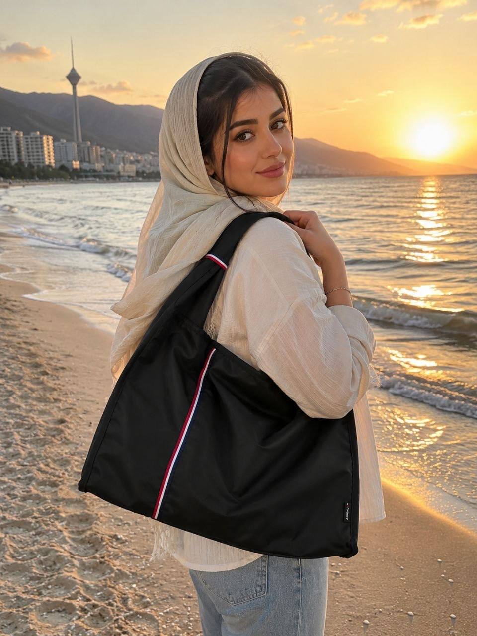کیف دوشی زنانه تامی ضد آب سایز بزرگ